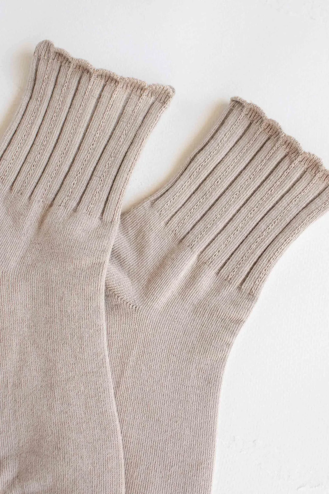 Scallop Socks in Beige